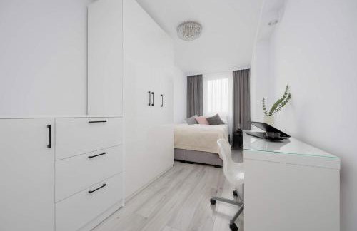 Elegant Apartment Żoliborz next to Metro and Westfield Arkadia by Noclegi Renters - Foto 19