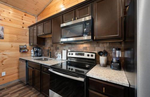 Family or couple retreat next to Downtown, Dollywood & Smoky Mountains! - Foto 13