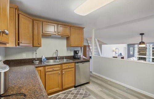 Beautiful Lake Front Home with Private Dock In Lick Branch Cove - Foto 11