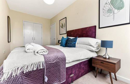 Large Group & Contractor Booking! Duplex w/Parking - Photo 13