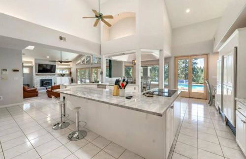 Mansion, Pool, Game Room - Foto 13
