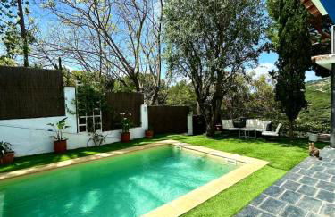 Casa familiar con piscina cerca del mar y montaña - Foto 4