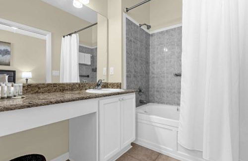 Luxury 4BR Home - Private Pool BBQ - Near Disney - Foto 25