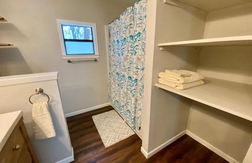 Away at the River - Foto 45