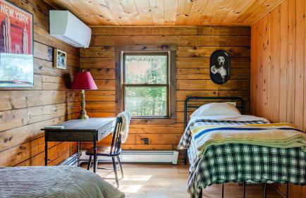 PoolHot Tub Firepit Near Hikes Shops Dining Cragswood Lodge by AvantStay - Foto 14