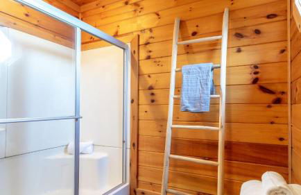 Secluded w/ Deck Views, Hot Tub, & Ping Pong Hudson in the Berks by Avantstay - Foto 48