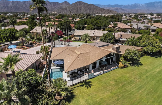 Golf Course-front Views, Pool+hot Tub, Patio Modern Edgy House by Avantstay - Foto 25