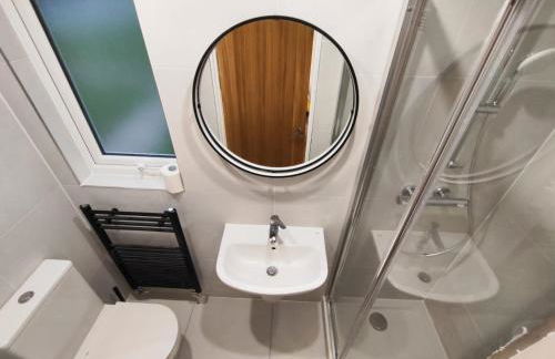 2 Bed Chippenham House with Parking - Foto 11