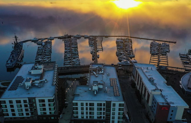 Marina Square Suites - Photo 41