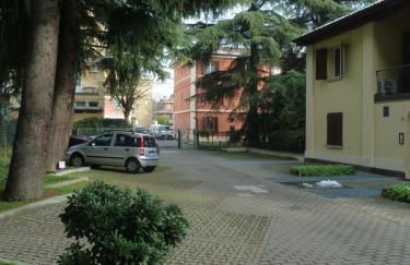 LA STANZA SUI CEDRI - Smart working - Airport - Private Parking - Ducati - Philip Morris - Foto 8