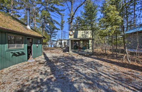 21 Mi to Slopes! Torch Lake Home with Private Beach - Foto 30