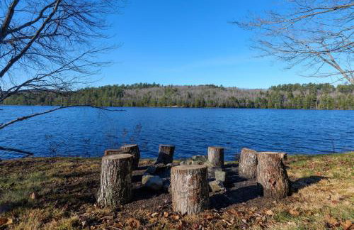 Lake Front-Maine Themed-Soaking Tub-Fire Pit-Kayak - Foto 62