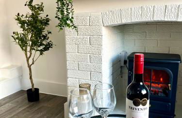 Crestfield House - Stunning Home near Alton Towers - Free Parking & Garden - Foto 16