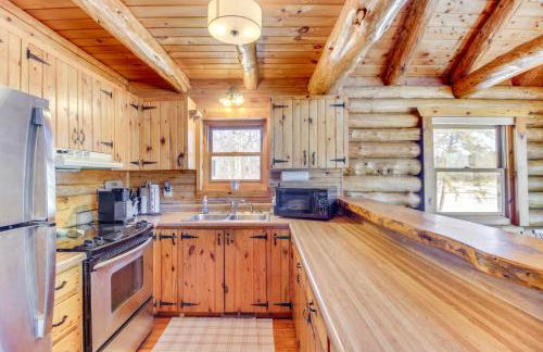 Lakefront Park Rapids Cabin with Decks and Boat Dock! - Foto 8