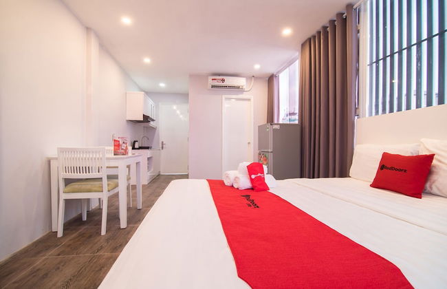 RedDoorz Plus near Tan Dinh Market 2 - Photo 34