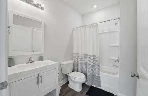 Modern Savannah 2BR Near Shopping - Foto 14