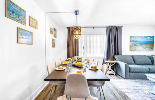 Palm Wave Stays - Designer's Stay - Sleeps 10 - Foto 31