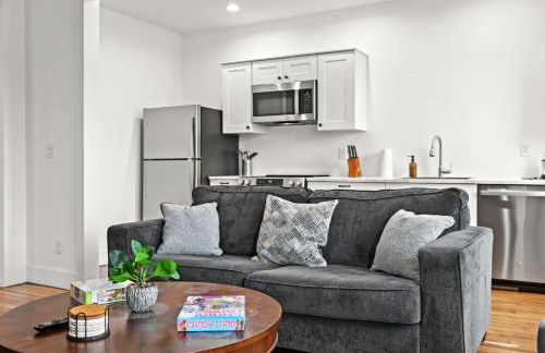 Charming 2nd-Floor Flat 3BR 2BA Free Parking - Foto 6