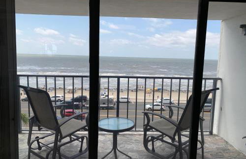 Amazing and Spectacular ocean and beach views in Galveston - Photo 13