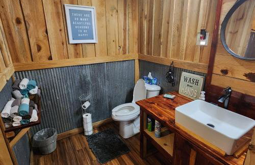 Unique Country Cabin Meets Farmhouse Modern!!! - Foto 31