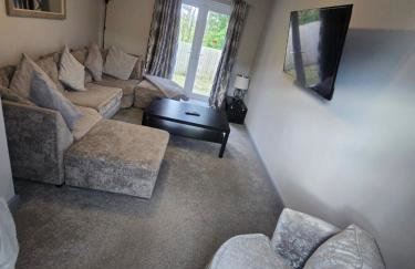 3 Bed Detached House & Hot Tub - Foto 3