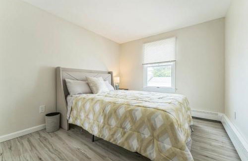 The Roost- Steps to beach & incredible water views - Foto 6