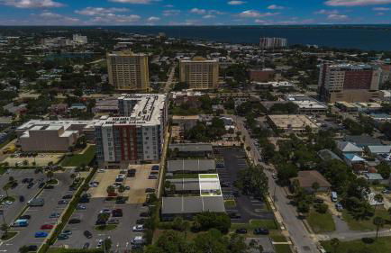 Ground Level and End Condo Unit - Quiet 2 Bedrooms and 1 Bath - Foto 30