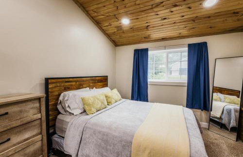 Spacious & Updated MQT Home - HotTub - Backyard - Foto 28