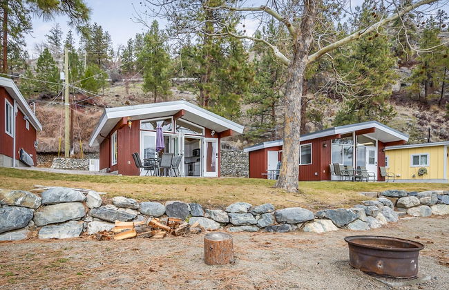 Beautiful Cozy Cabin on Lake Okanagan - Photo 15