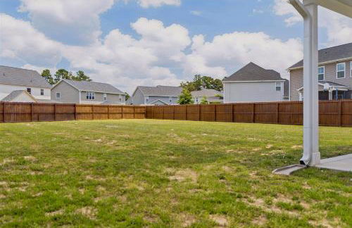 Family-Friendly 4BR Home with BBQ & Free Parking - Foto 19