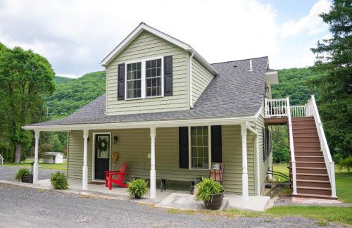 Historic Sears River Home (Main Level) on 10 Acres - Foto 73