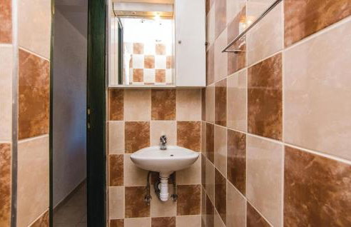 Six-Bedroom Holiday Home In Donje Rastane - Foto 35