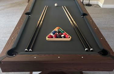 New Luxury 5BR Cabin in Pine Mountain Lake! 1 Minute to Beach! Massage Chair! Close to Yosemite! Perfect for Retreats and Escapes All Seasons! - Foto 42