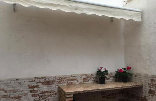 Apto con patio y barbacoa BBQ Los picadores - Foto 4