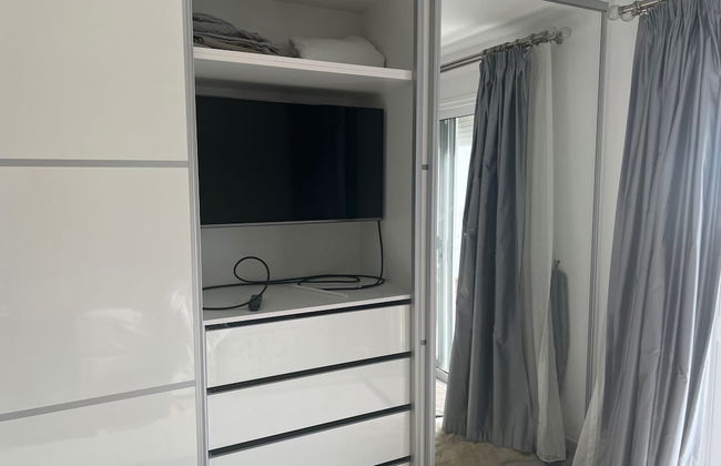 Luxury 4 bedroom villa with jacuzzi - Photo 9