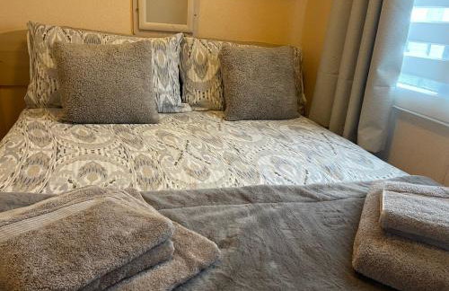 Caravan 5 by The River Severn, dog friendly, great for contractors, walkers and fishing on the river - Photo 7