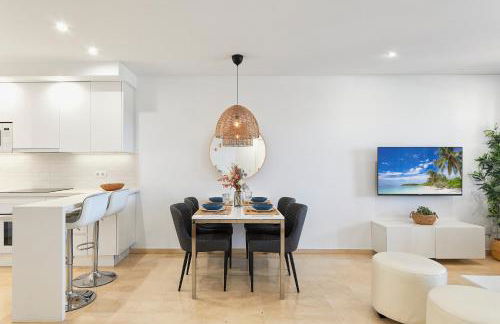 Marina XI Enjoy the Sun, Sea Views, Pools & BBQ Steps from the Beach in Mijas Costa & Fuengirola - Foto 6