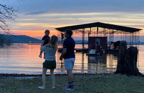 Lake Escape Lakefront Lodge at Red Bud Cove - Foto 37