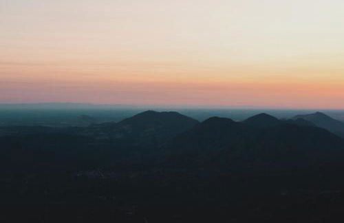 Secluded rustic 2-bedroom cabin on nature retreat - Photo 18