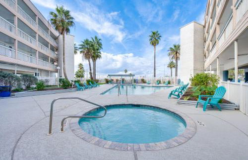 Waterfront Corpus Christi Escape with Pool Access! - Foto 25