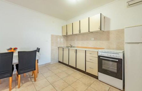 Beautiful Apartment In Kustici With Wifi - Foto 7