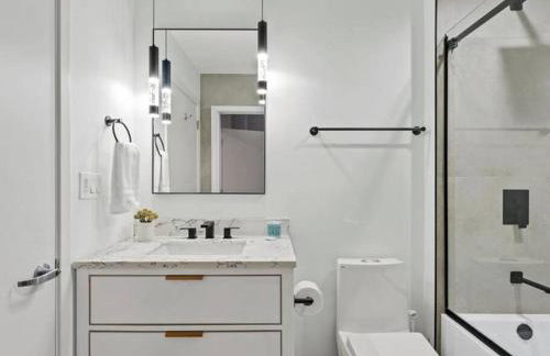 Luxury 1260sq ft 2 Bd 2BTH in DT - Foto 37