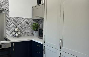 Stylish Highland Home - Photo 2