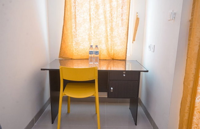 Convenient Studio Apartment At B Residence - Foto 4