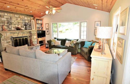 Carraig Mor Cottage - Beautiful House, Amazing Garden, Downtown Baileys Harbor - Foto 6