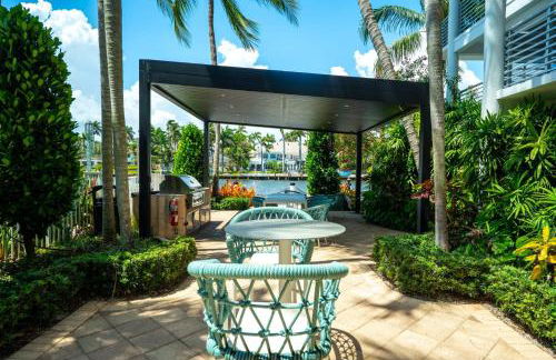 Waterfront 2BR Escape - Pool, Gym & Balcony with Intracoastal Views - Foto 42