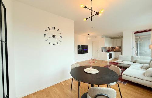 New-three room-Entire Apartment with two Balconies & Garage, Central-Fast Access to City Center - Barmbek -Stadtpark - Foto 46