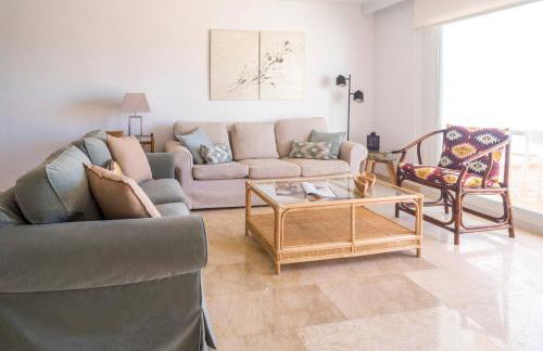 Modern apartment with pool on the beachfront in Marbella by SharingCo - Photo 17