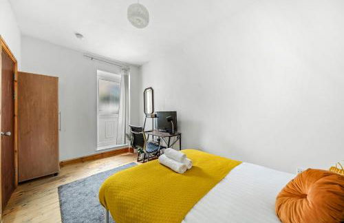 Famous Brick Lane - 1 Bed London Flat with Large Patio - Perfect for long stays - Foto 25