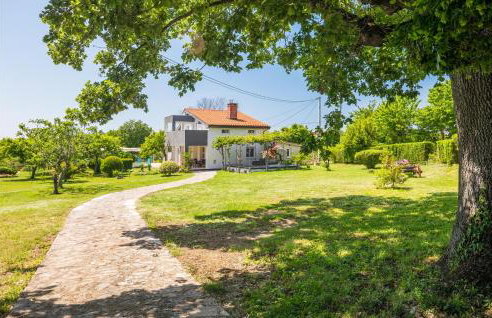 Three-Bedroom Apartment In Porec - Foto 19